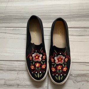 Ariat Embroidered slip on tennis shoes